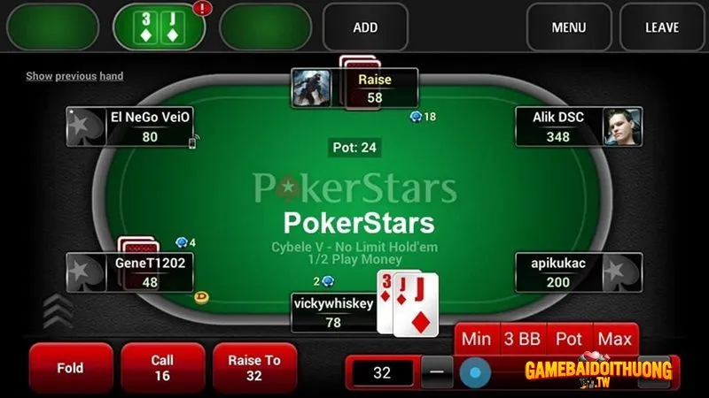 Không được để lộ bài khi chơi Poker